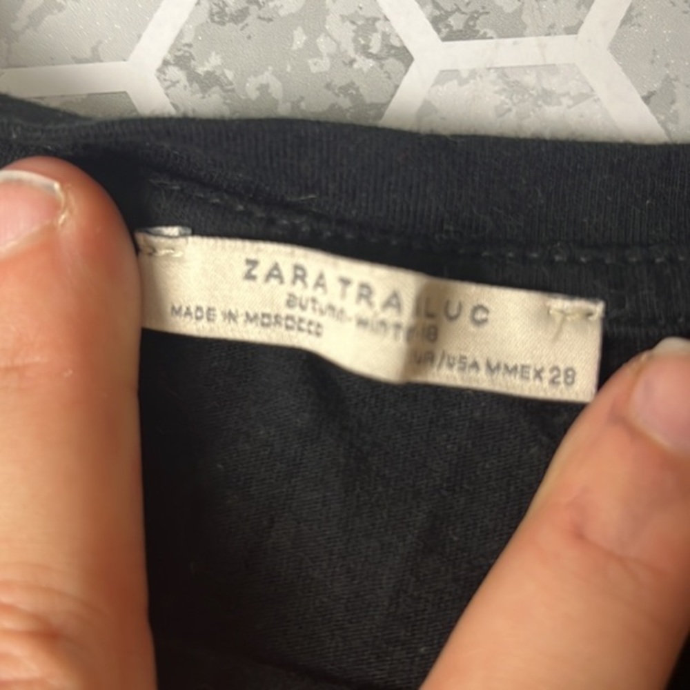 Zara Medium Black Short Sleeve Tassel Pocket T - Picture 6 of 6